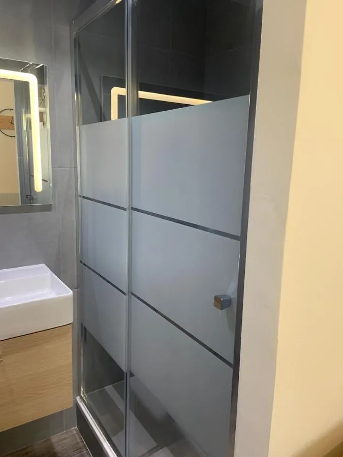 Apartment Double Studios Independant, Hyper Centre, Wifi Hyeres