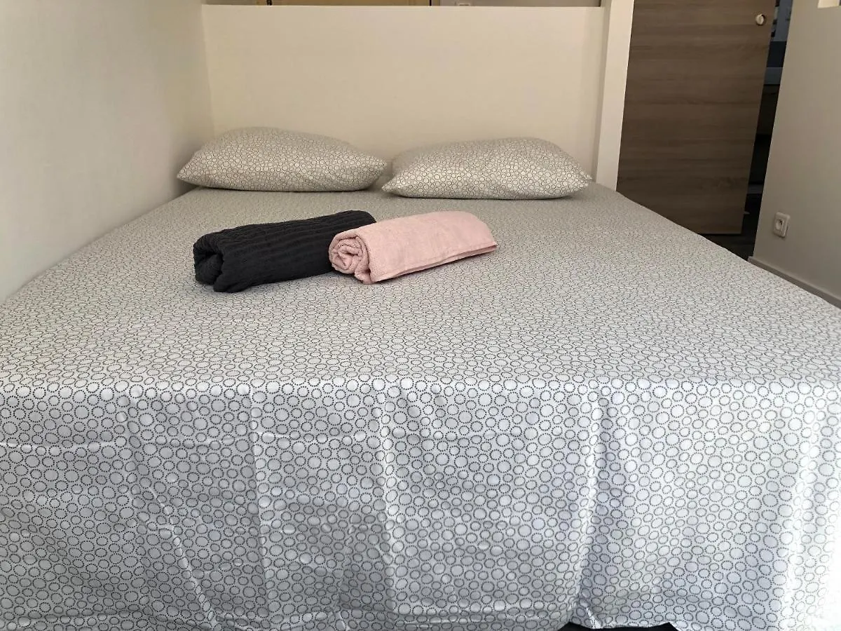 Double Studios Independant, Hyper Centre, Wifi Hyeres France