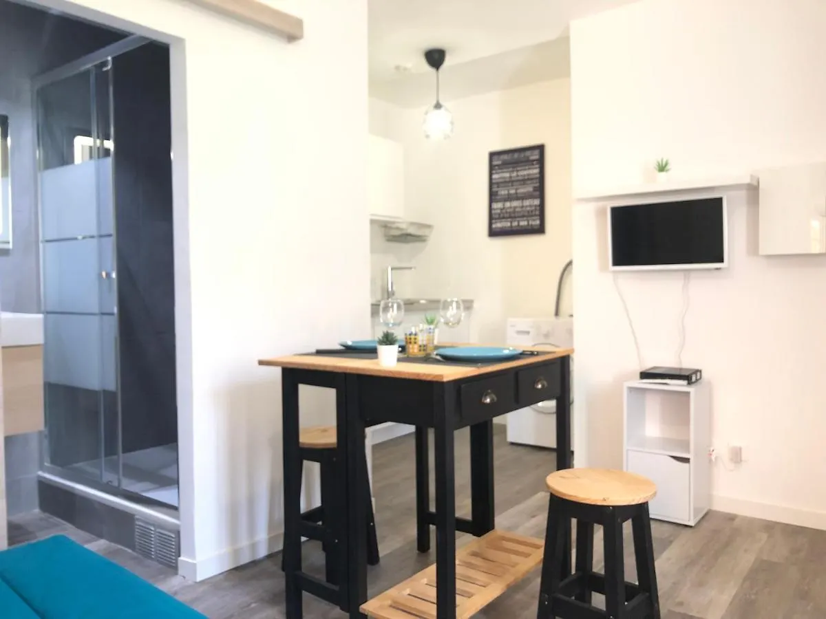 Double Studios Indépendant, Hyper Centre, WIFI Hyères Appartement