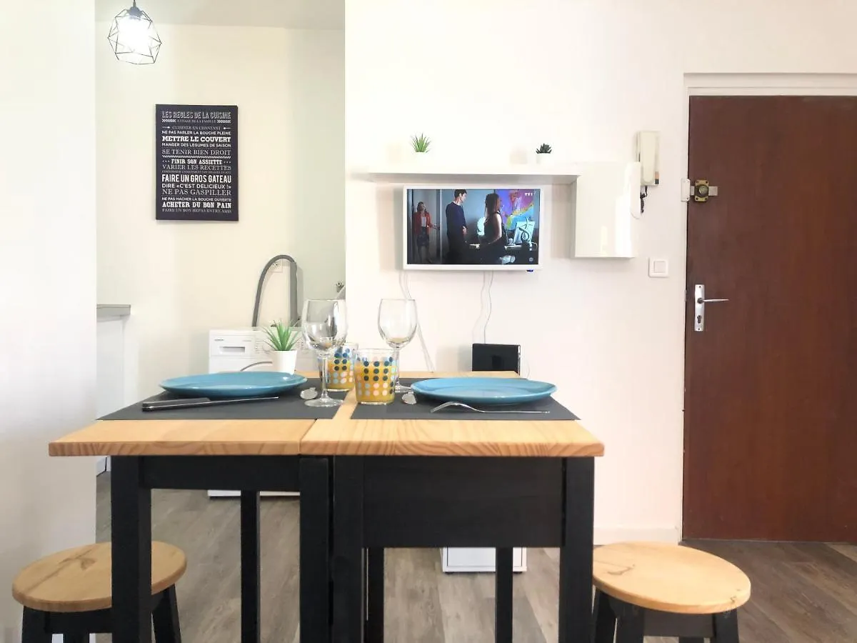 Double Studios Indépendant, Hyper Centre, WIFI Hyères Appartement