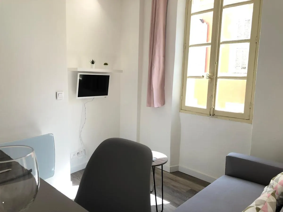Double Studios Indépendant, Hyper Centre, WIFI Hyères France